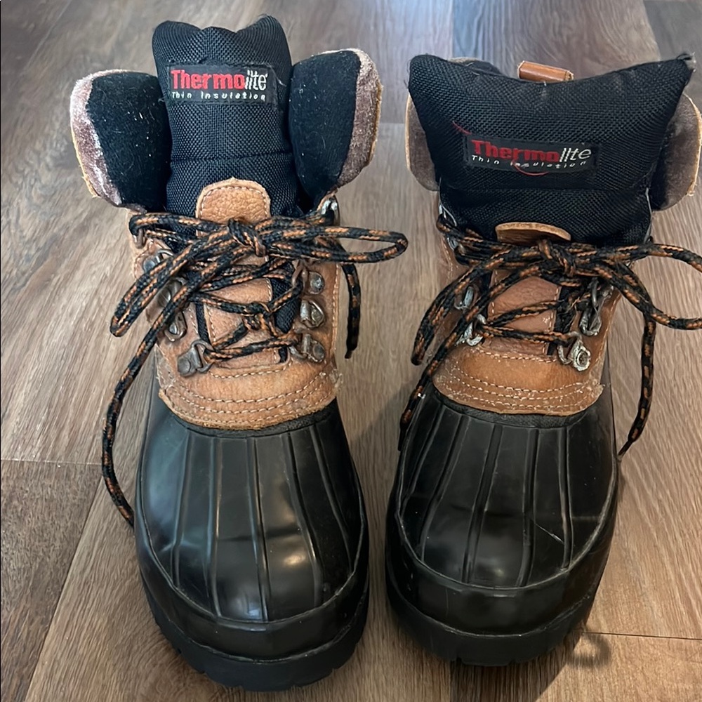 Northwest Territory SZ 8 Thermolite Black & Brown Winter Boots Great condition.
